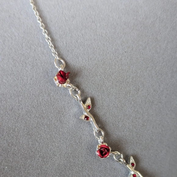 Red Rose Necklace- Floral red roses- Silver Tone- Costume Jewelry- Ornate - Picture 4 of 7